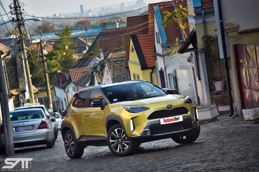 <p><strong>Ako znamo da je "jaris kros", potpuno novi model Tojote, mešavina SUV-a, tj. krosovera i malog automobila sa hibridnim pogonom, zapravo onog u čemu je ovaj japanski proizvođ